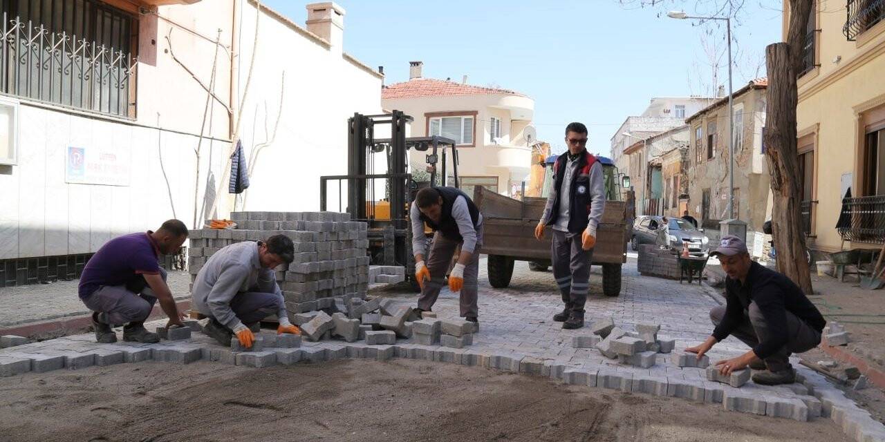 Doğalgaz altyapı çalışmalarında bozulan yollar düzenleniyor