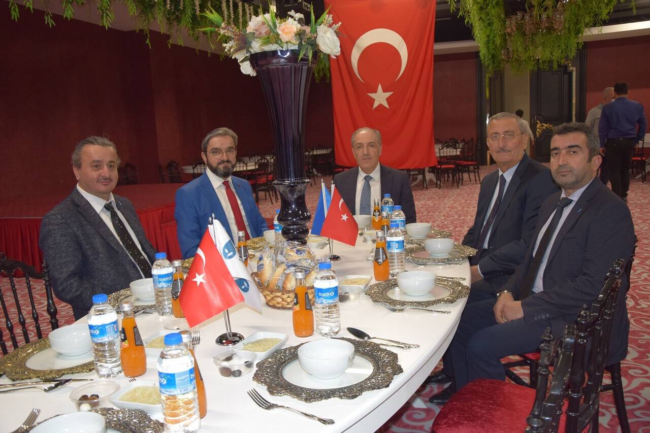 6 siyasi partinin masası güven inşasıdır