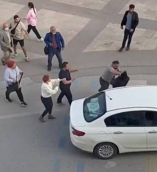 Eşinin memleketini tanımak isteyen gurbetçi, trafik magandalarının kurbanı oldu