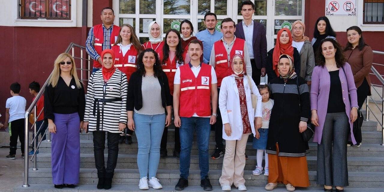 Genç Meram Kızılay, 23 Nisan’da çocuklarla birlikteydi