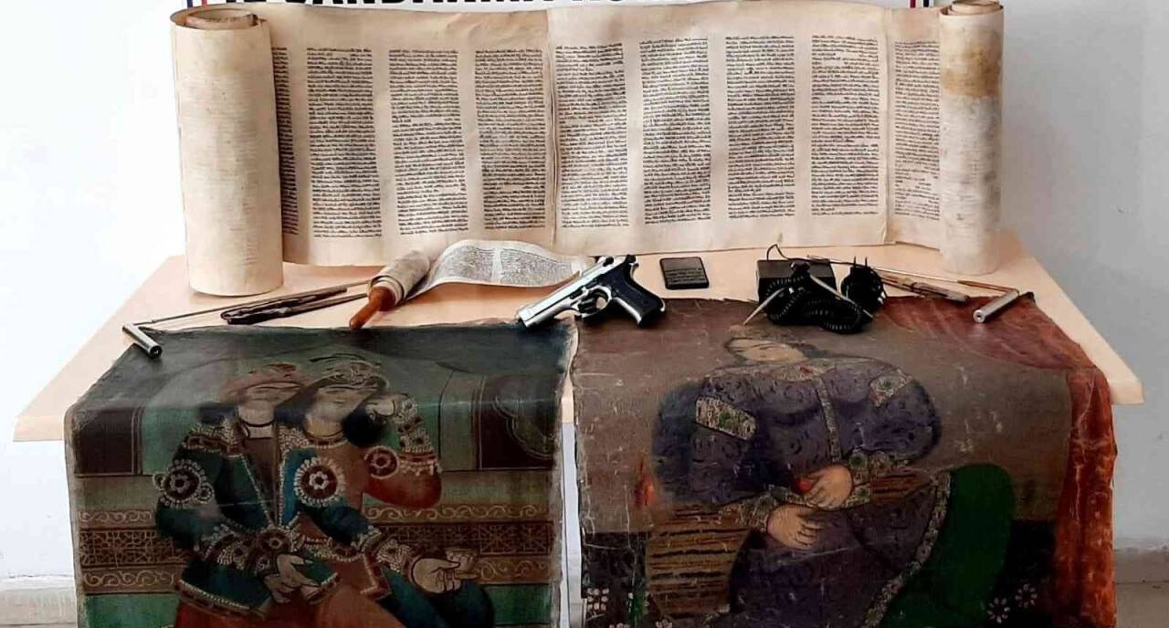 Başkentte tarihi eser kaçakçılığı operasyonu: 500 yıllık tablo ele geçirildi