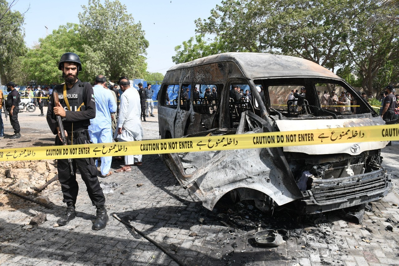 Pakistan’da minibüste patlama