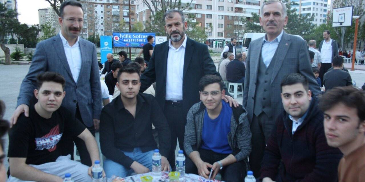 Yetim öğrenciler ile iyilik sofrasında buluşuldu