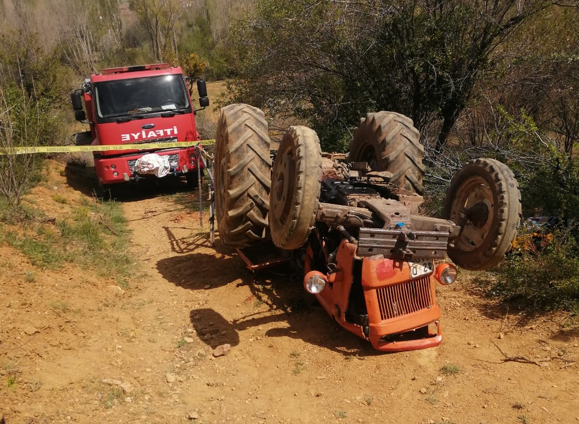 Konya'da devrilen traktörün sürücüsü öldü