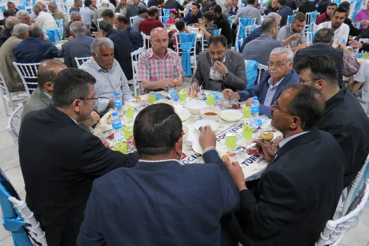Gelecek Partisi Çumra İlçe Teşkilatı iftarda buluştu
