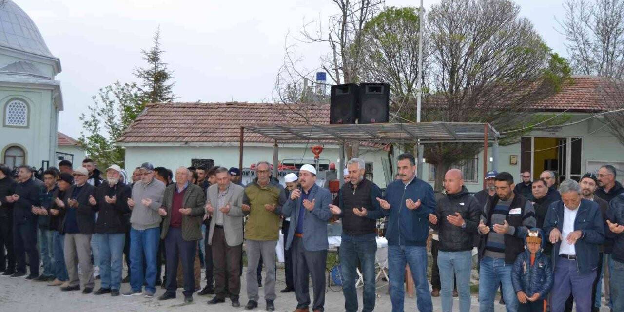 Kulu’da vatandaşlar yağmur duası yapıldı