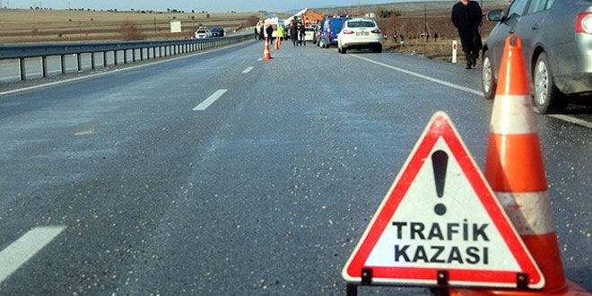 Konya'da otomobilin şarampole devrildiği kazada 5 yaşındaki çocuk öldü