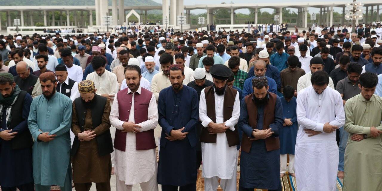 Pakistan'da bayram heyecanı