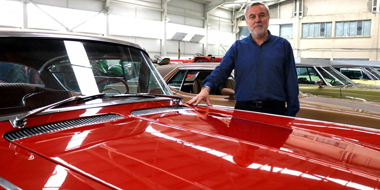 Tutkunu olduğu klasik otomobillerden koleksiyon oluşturdu