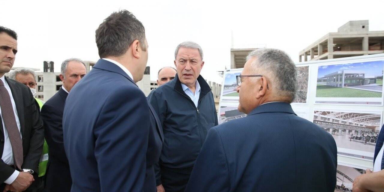 Bakan Akar yeni havalimanını inceledi