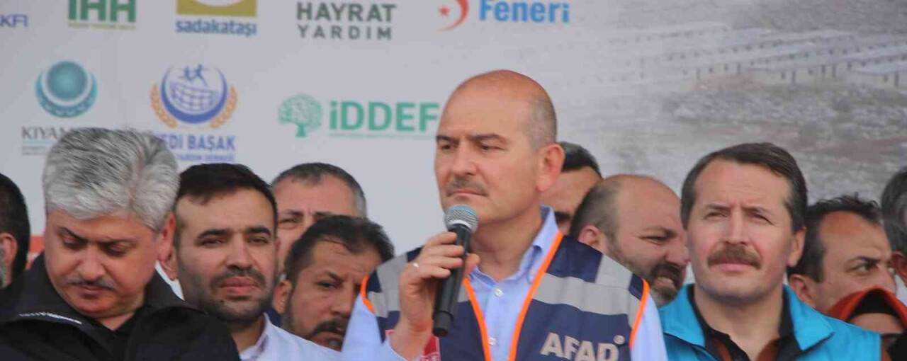 İçişleri Bakanı Soylu, İdlib’de briket evlerin anahtar teslim törenine katıldı