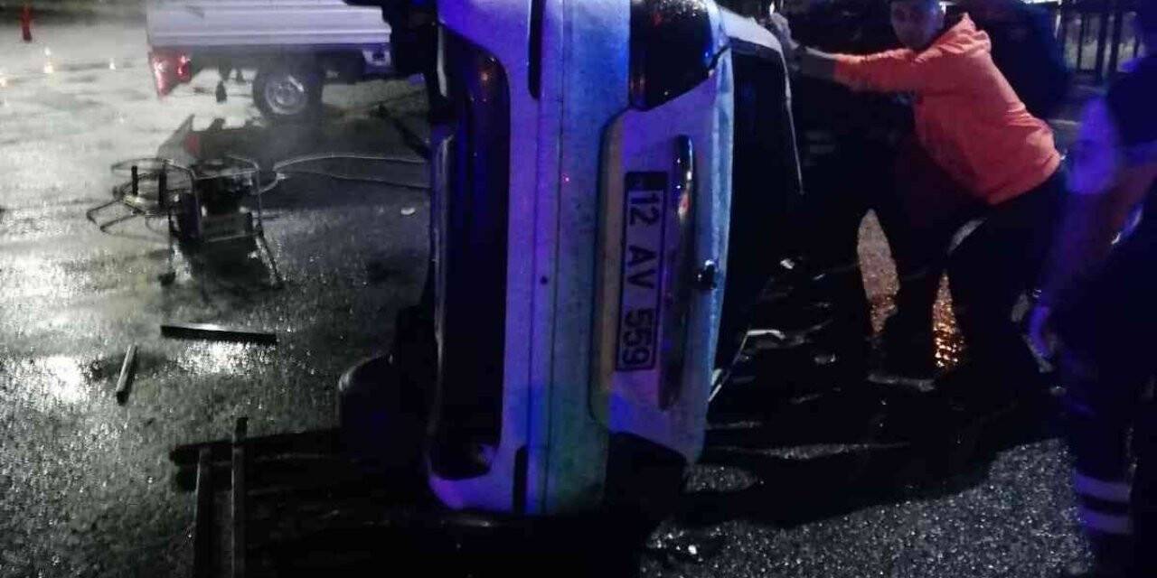 Bingöl’de kontrolden çıkan otomobil bariyerler çarptı: 2 ölü