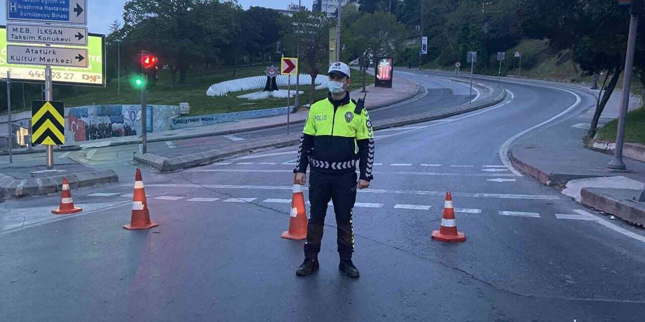 İstanbul’da 1 Mayıs için yollar trafiğe kapatıldı