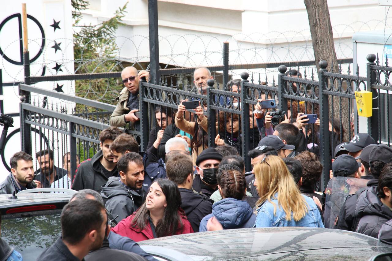 HDP Genel Merkezi önünde 6 kişi gözaltına alındı