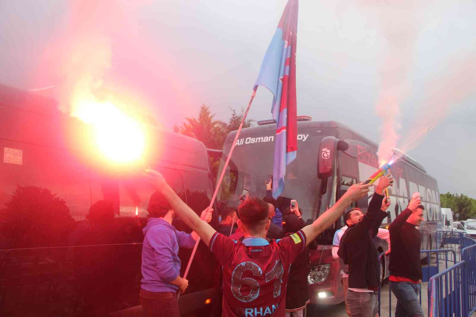 Trabzonspor Hatay’da coşku ile karşılandı