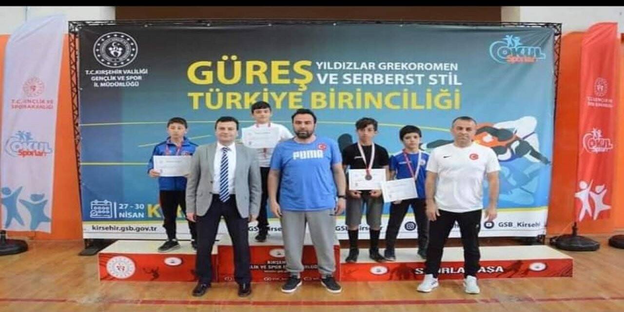 Okullar güreşte 3 derece