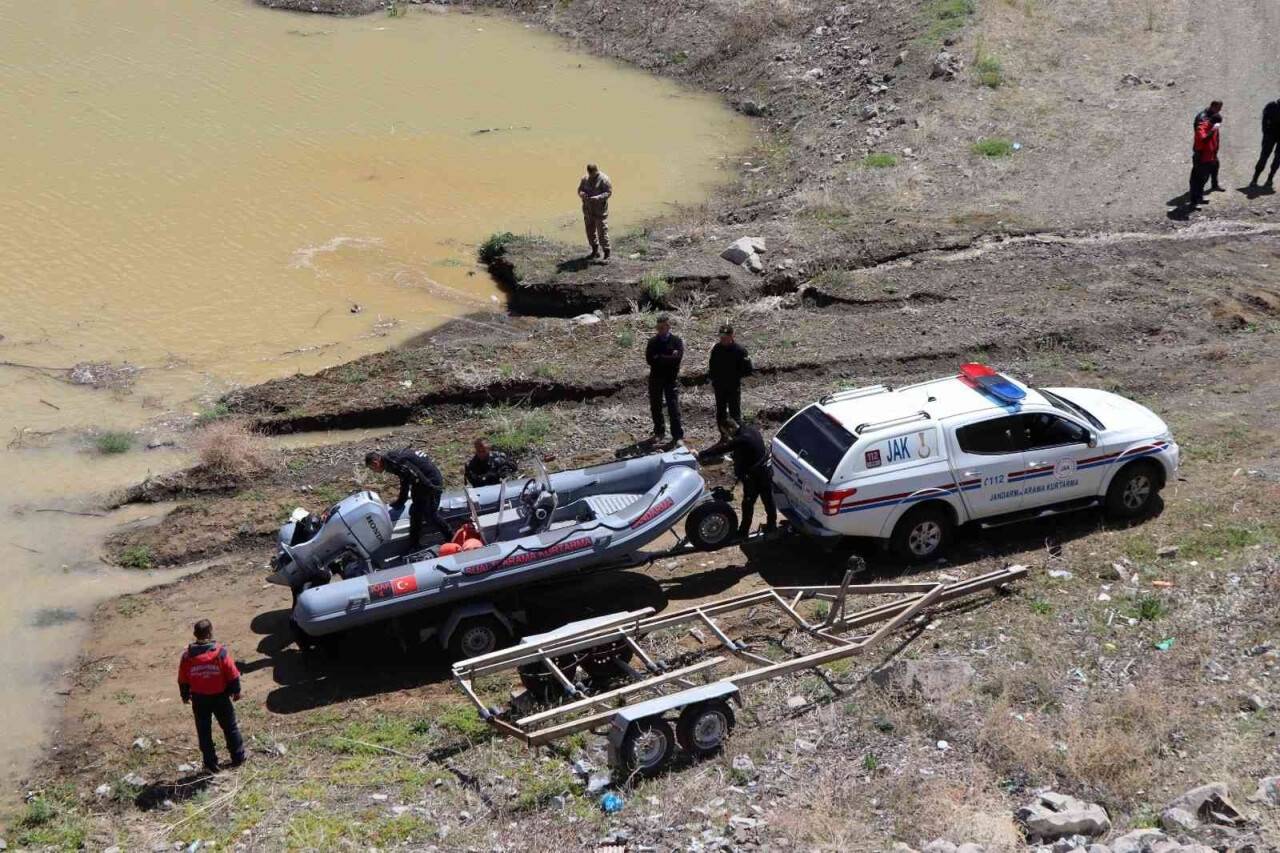 Kaza sonrası suda kaybolan Fevzi Bulut’u bulmak için Ankara’dan özel ekip geldi