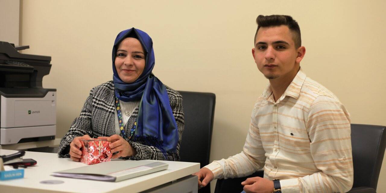 Pandemi sonrası ilk Anneler Günü’nde annesi ile mesai yaptı