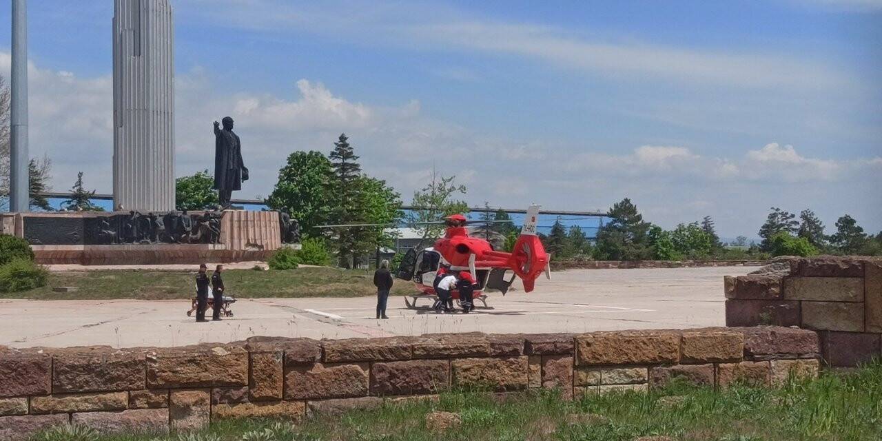 Kalp krizi geçiren hasta helikopterle sevk edildi