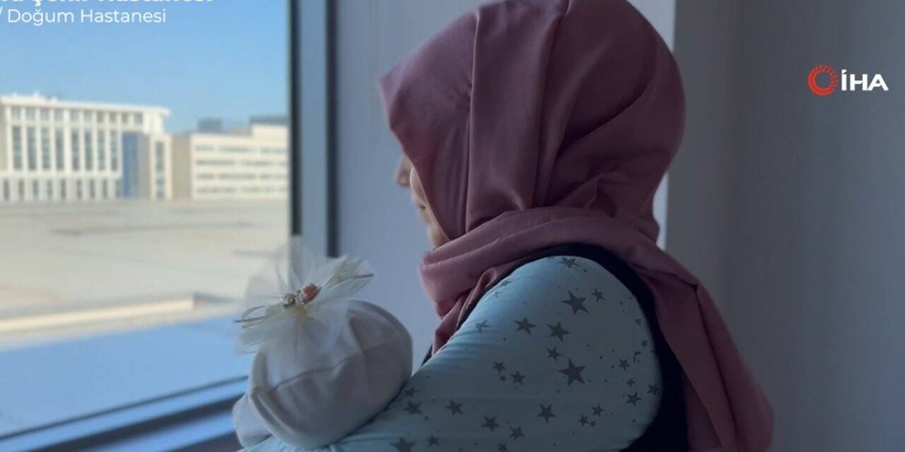 Bakan Koca, Anneler Günü annesini paylaştı