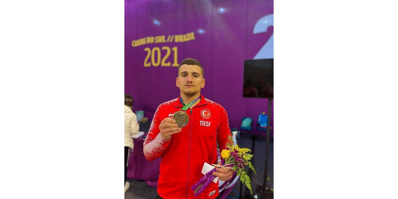 Batuhan Şimşek’ten bronz madalya