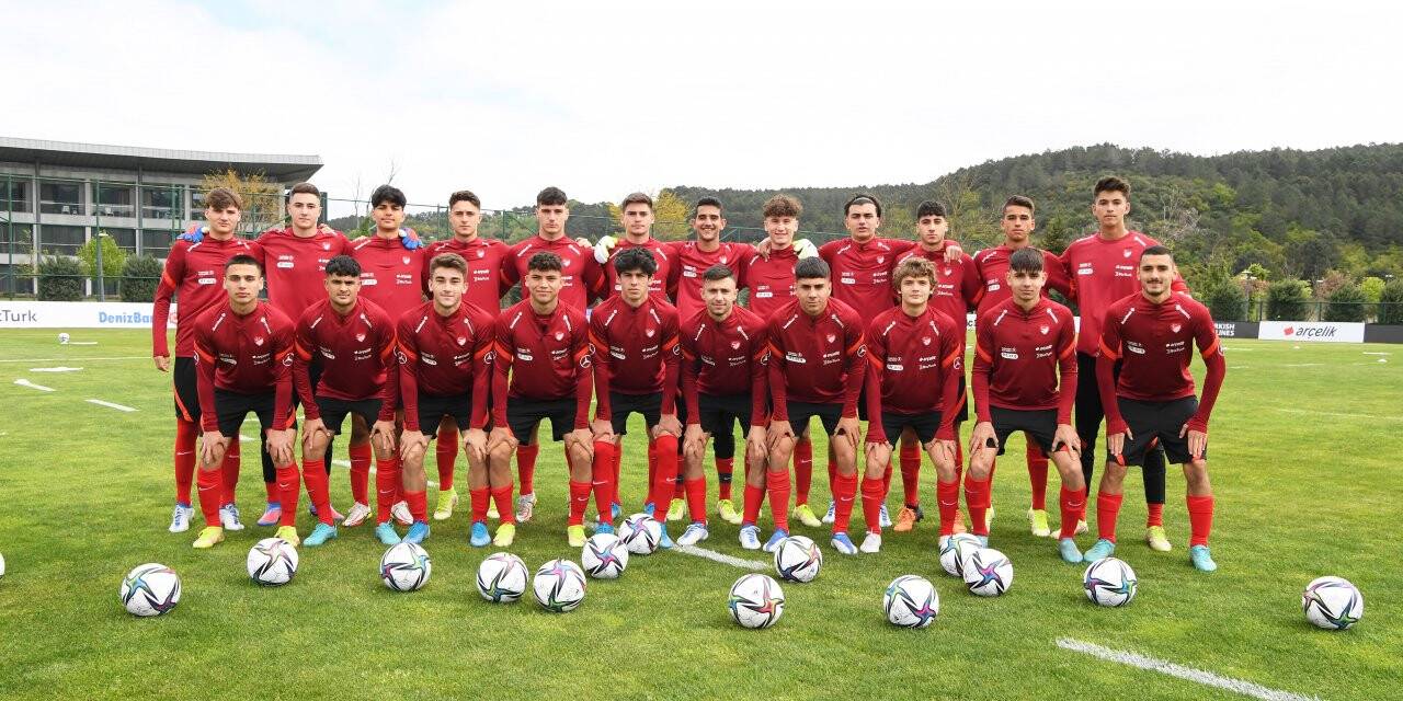 'Deniz Ertaş'lı U17 Milli Takım hazırlıklara başladı