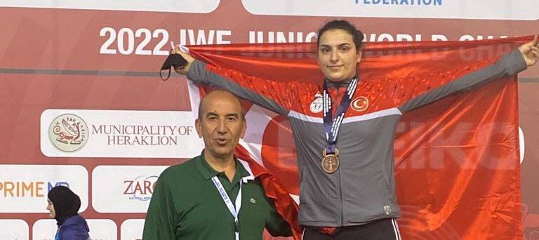 Sara Yenigün’den bronz madalya