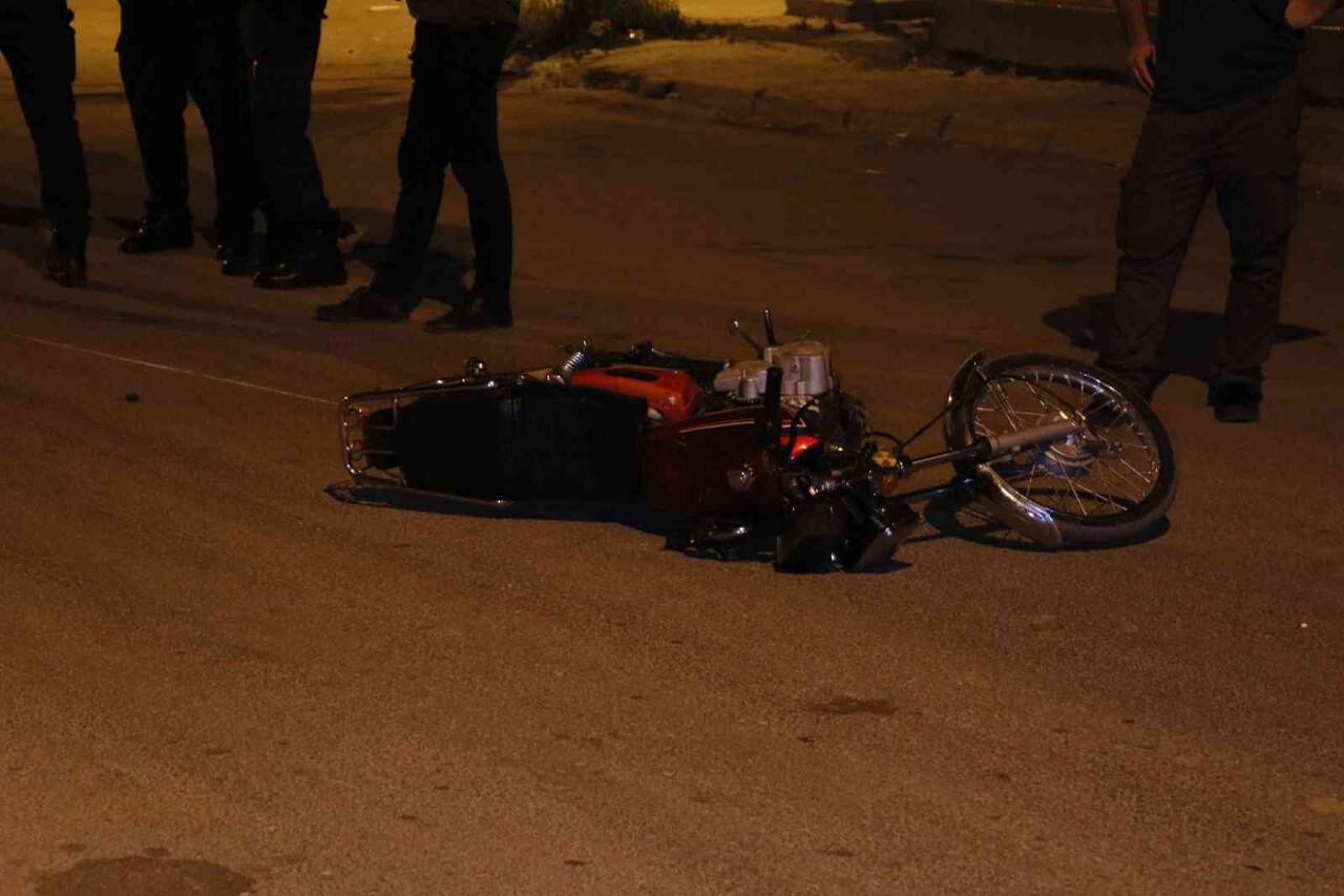 Motosiklet üzerinde ellerinde kalaşnikofla saldırıya giden şüpheliler polise yakalandı