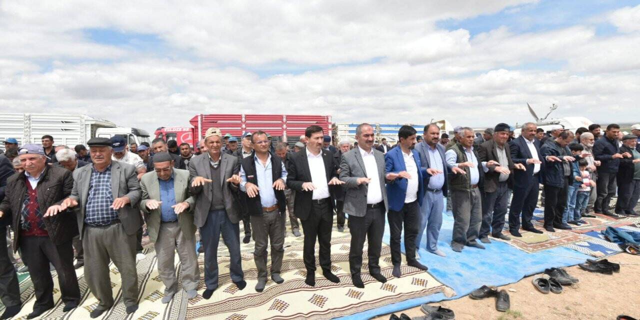 Beşağıl Mahallesi yağmur duasında buluştu