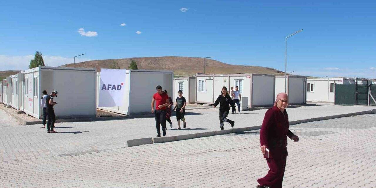 Ukrayna’dan tahliye eden Ahıska Türkleri: "Türkiye ve bayrağımız için canımızı vermeye hazırız"