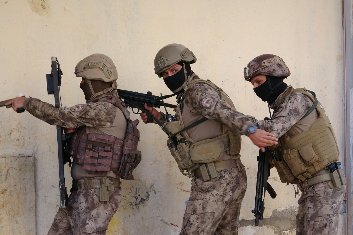İçişleri Bakanlığınca Eren Abluka-9 Şehit Jandarma Astsubay Çavuş Ferdican Altunkaş Operasyonu başlatıldı
