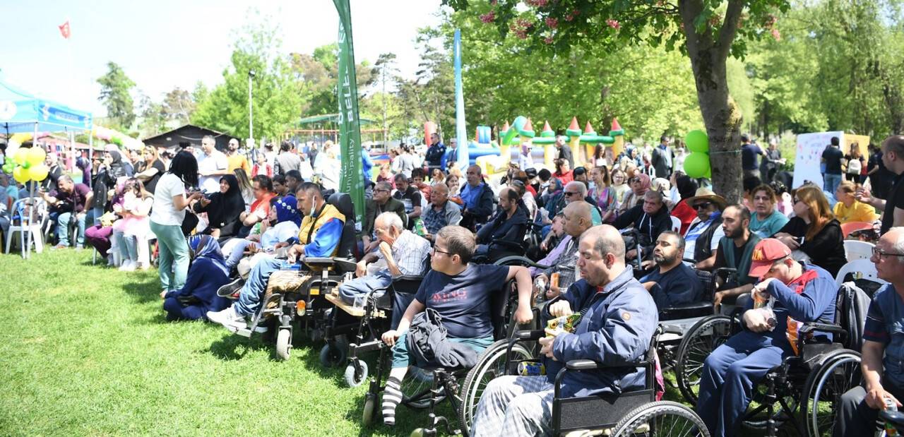 Özel bireyler bahar şenliğinde eğlendi