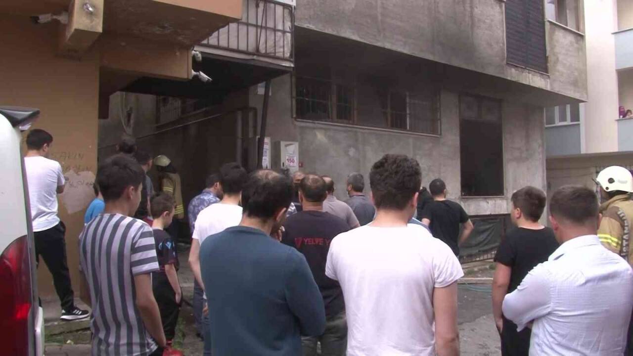 Sultanbeyli’de tekstil atölyesinde korkutan yangın