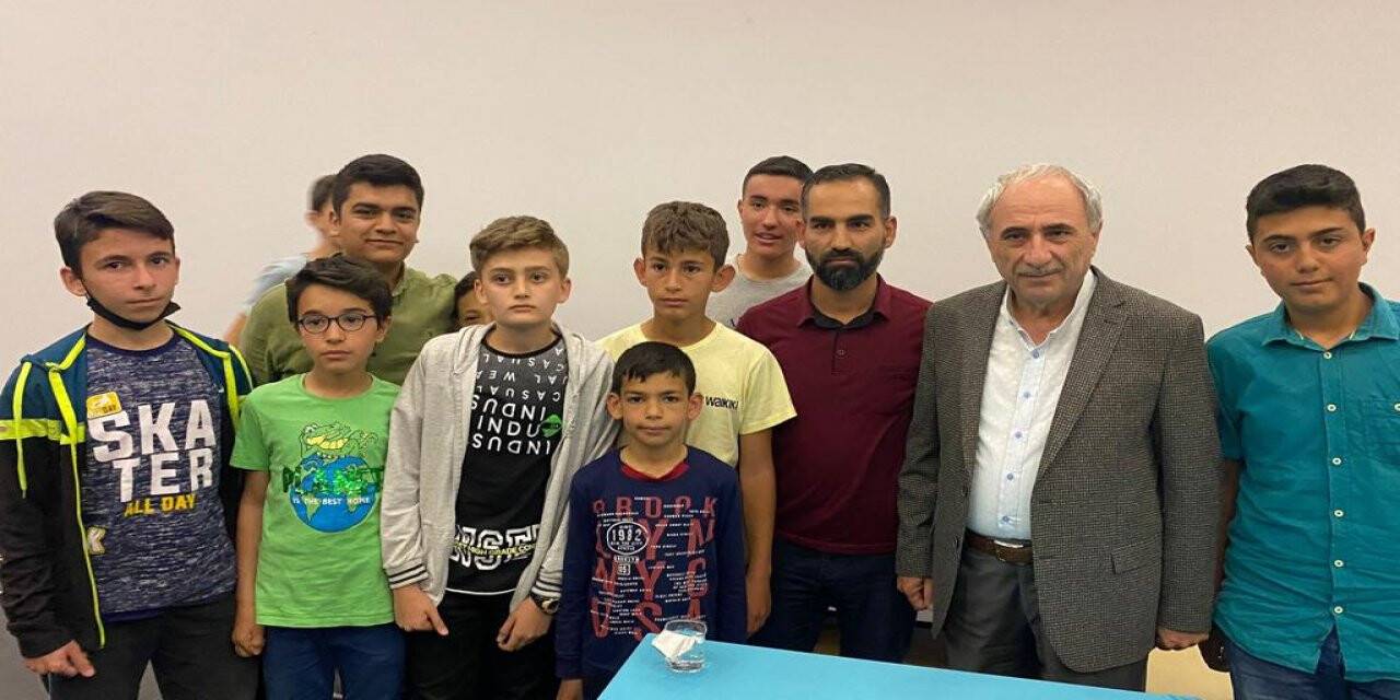 Prof. Dr. Genç okurlarıyla buluştu