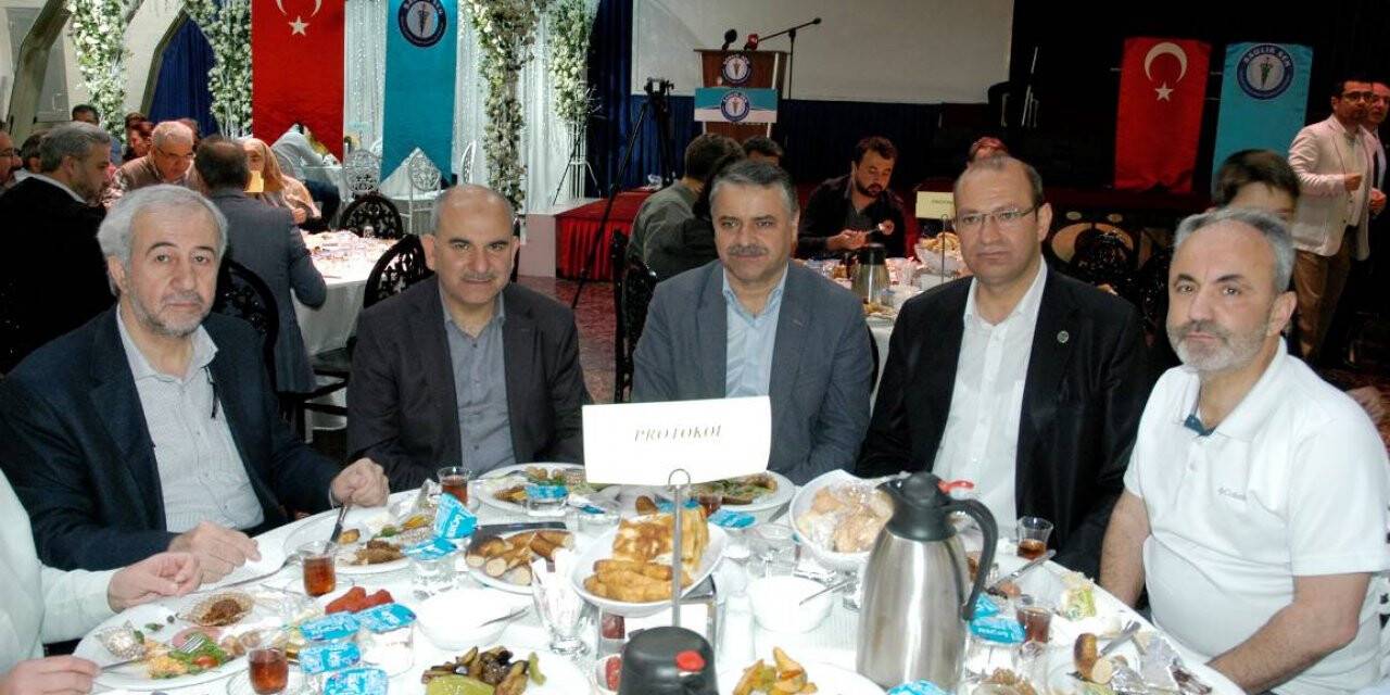 Sağlık çalışanları kahvaltıda buluştu