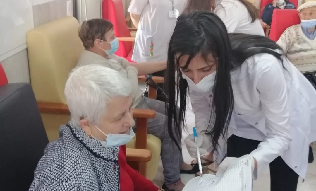 Hasta ve yaşlı hizmetleri eğitimi gören lise öğrencileri Portekiz’de staj yapıyor