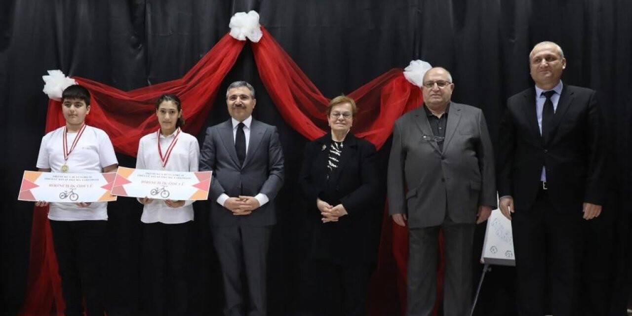 Öğrenciler okudu, ödülü kaptı