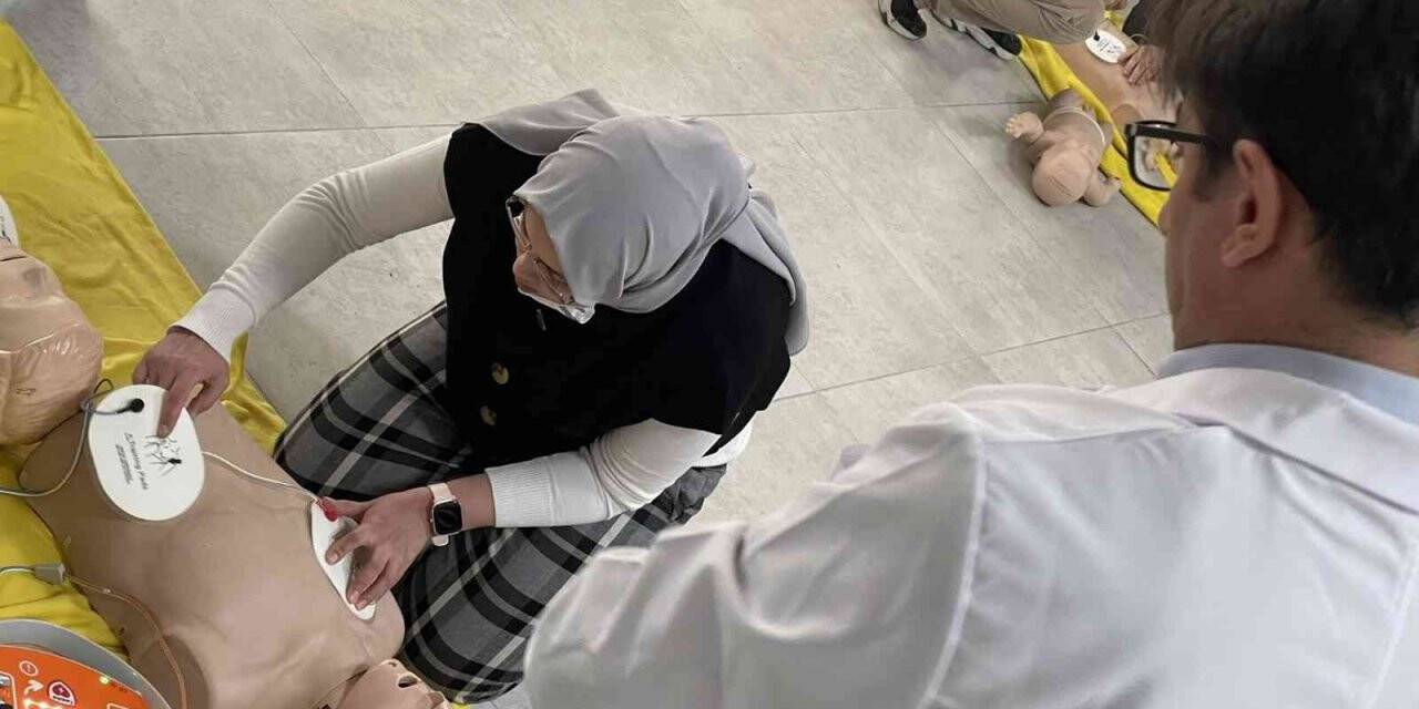 Öğretmenler sertifikaları yeniliyor