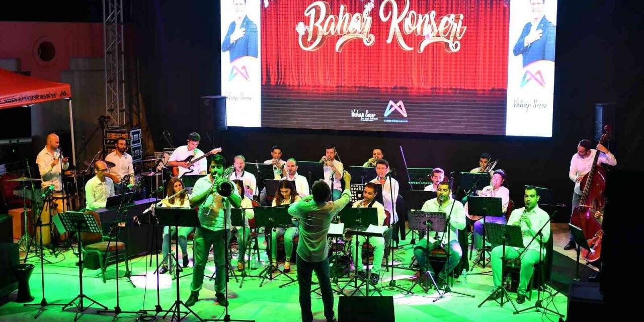 Kent Orkestrasından üniversite öğrencilerine konser