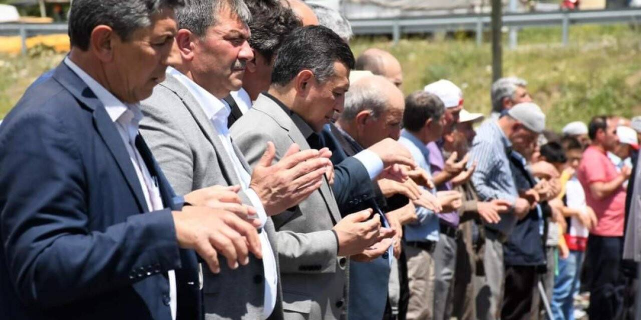 Yenikent beldesinde yağmur ve şükür duası