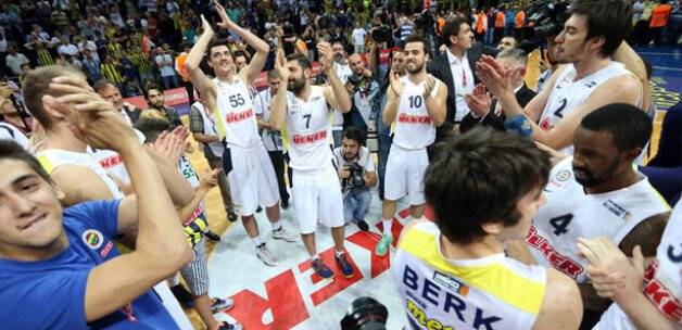 "Korkak Galatasaray" tezahüratları