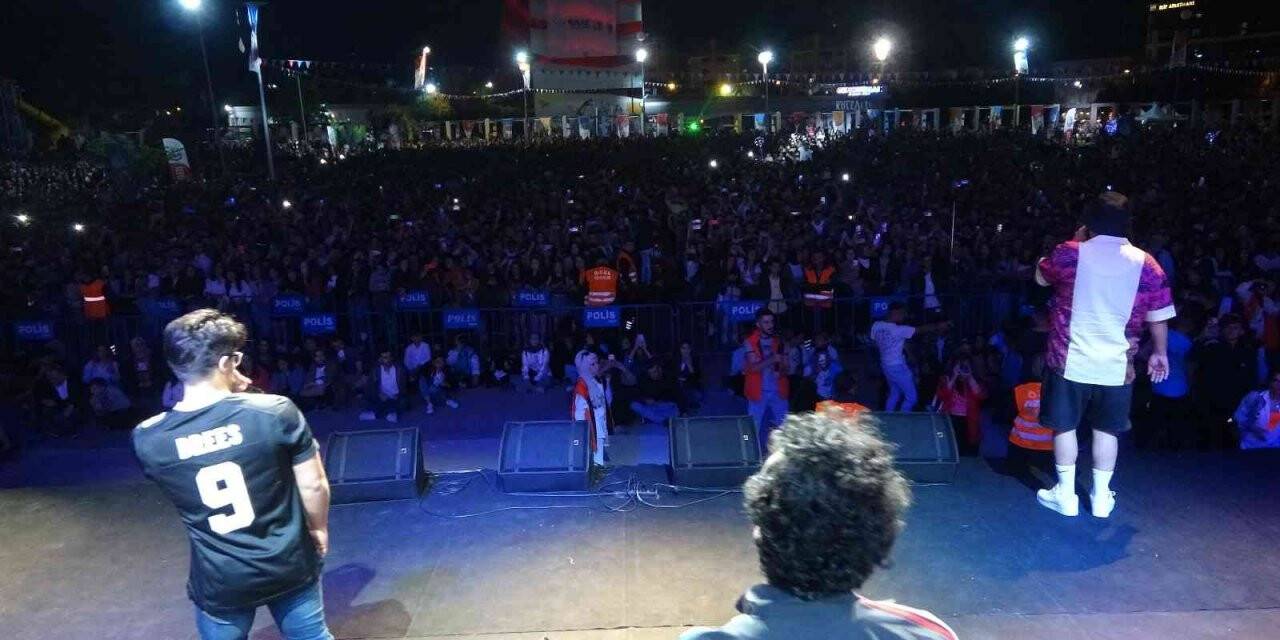 Eypio, Uşaklı hayranlarına unutulmaz bir gece yaşattı