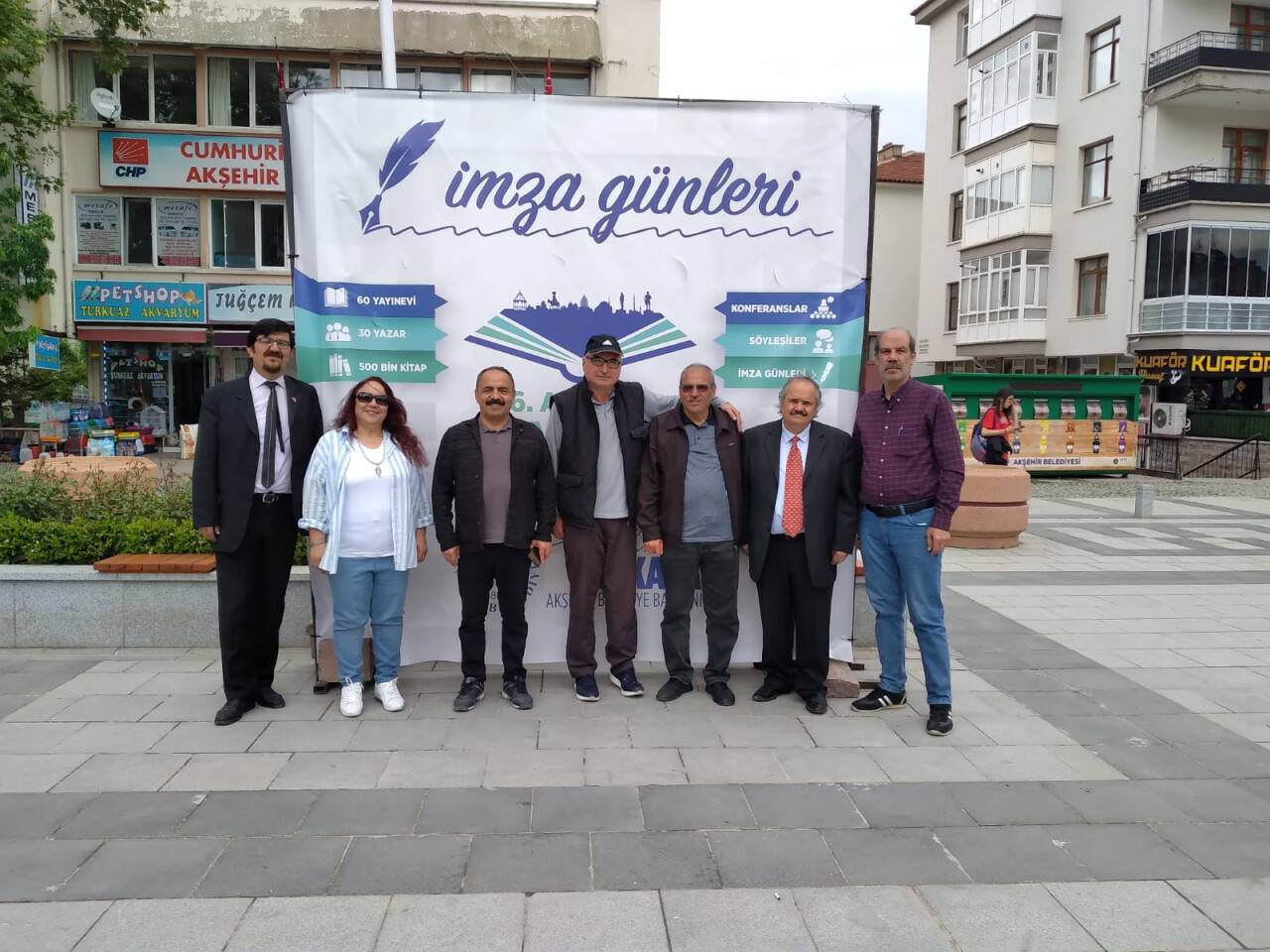 Şahin, Akşehir kitap fuarında okurlarıyla buluştu