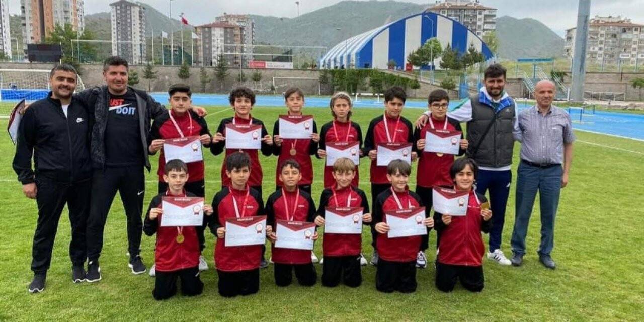 Ilgın Mehmet Akif Ersoy OO finallere kaldı