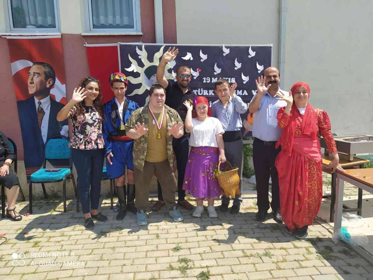 Fenomen ciğerciden öğrencilere büyük jest
