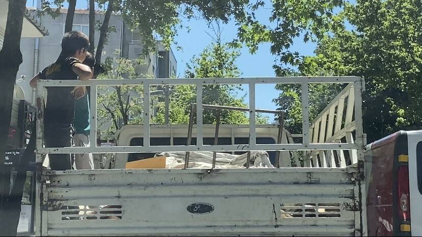 İstanbul'da çocukların tehlikeli yolculuğu kamerada