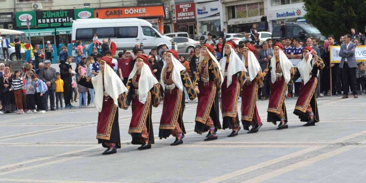 Develi’de 19 Mayıs Atatürk’ü Anma Gençlik ve Spor Bayramı coşkuyla kutlandı