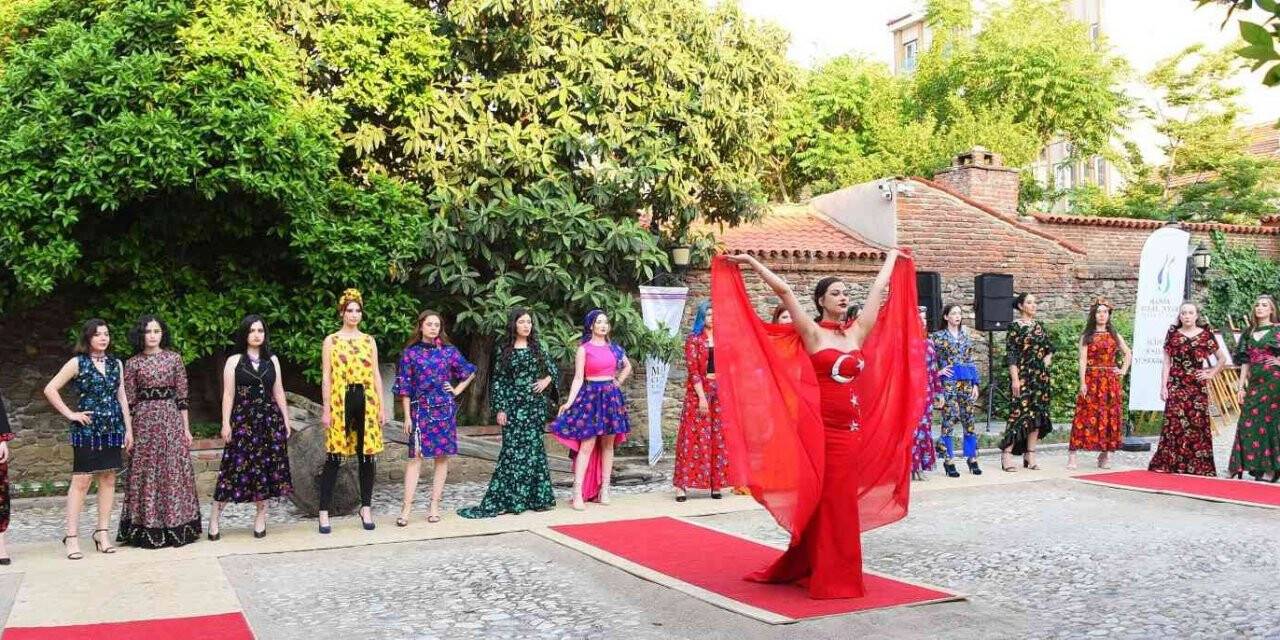 Manisa’da 100. yıla özel pazen defilesi