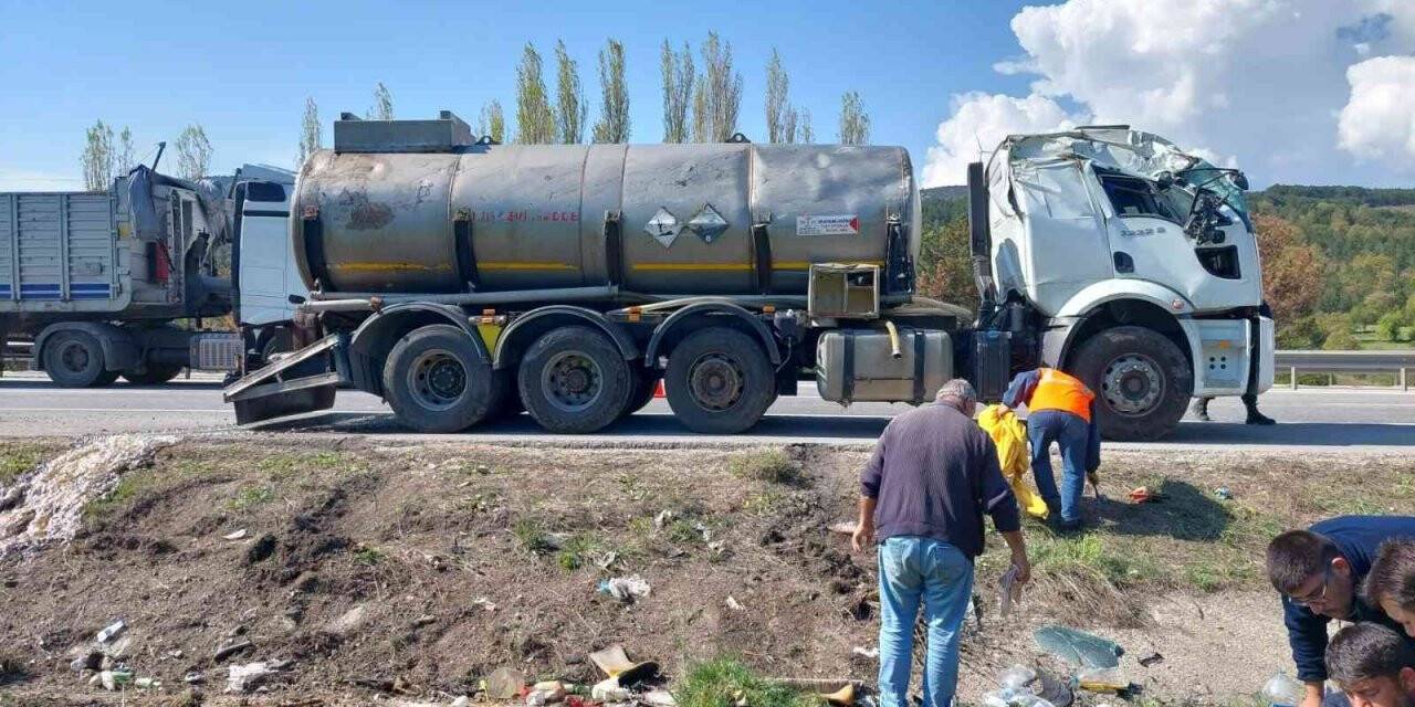 Kimyasal madde yüklü tanker devrildi, korku dolu anlar yaşandı