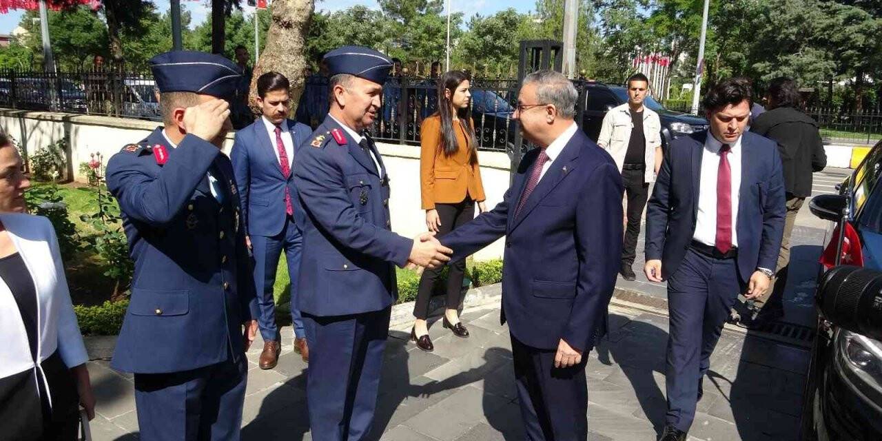 Diyarbakır’ın yeni valisi göreve başladı